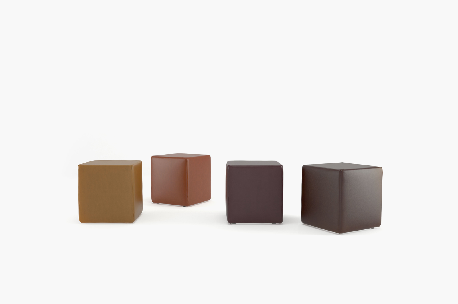 Presotto Quadrato pouf — square form for living room placement