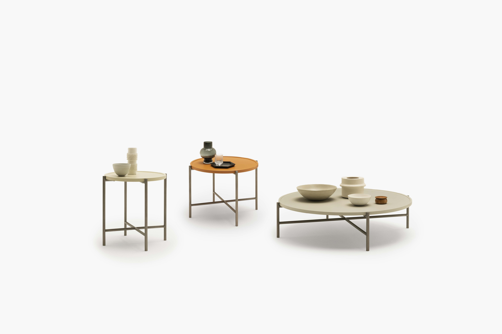 Presotto Dolly coffee table — low Italian occasional table with curved form